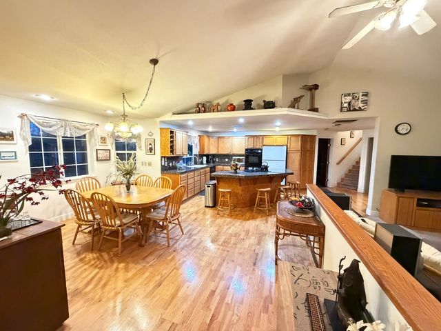 645 Rigby Ln, Applegate, CA 95703