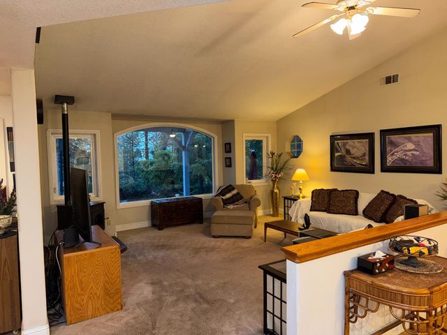 645 Rigby Ln, Applegate, CA 95703