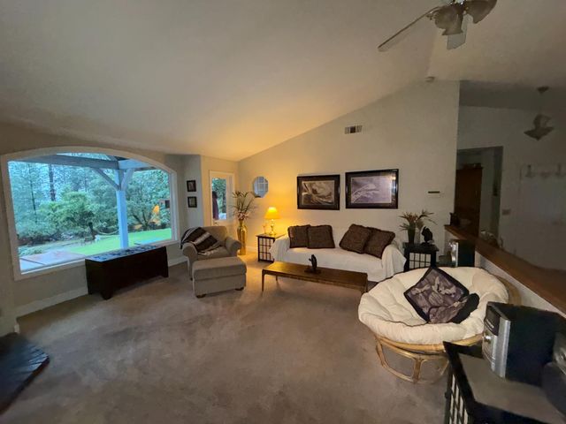 645 Rigby Ln, Applegate, CA 95703