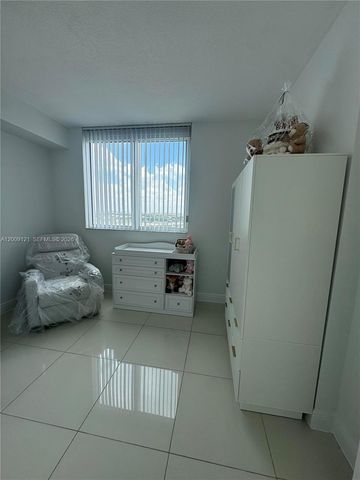 1871 NW S River Dr 2005, Miami, FL 33125