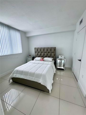 1871 NW S River Dr 2005, Miami, FL 33125