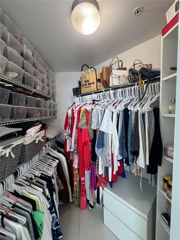 1871 NW S River Dr 2005, Miami, FL 33125