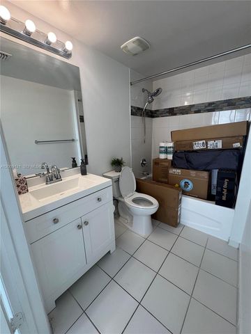 1871 NW S River Dr 2005, Miami, FL 33125