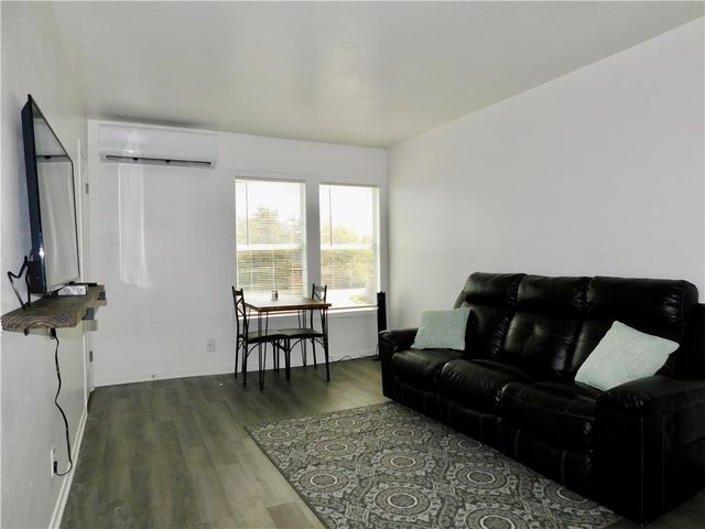 642 Robinson St, Corpus Christi, TX 78404