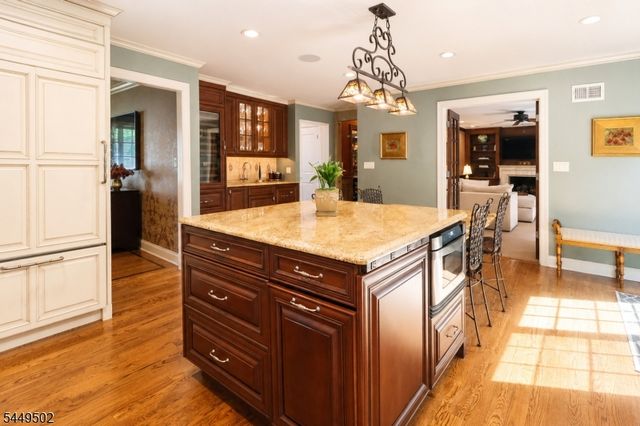 120 Timberhill Dr, East Hanover Twp., NJ 07936