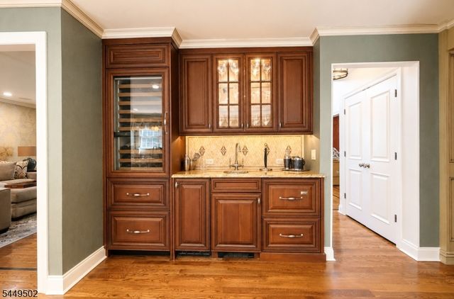120 Timberhill Dr, East Hanover Twp., NJ 07936