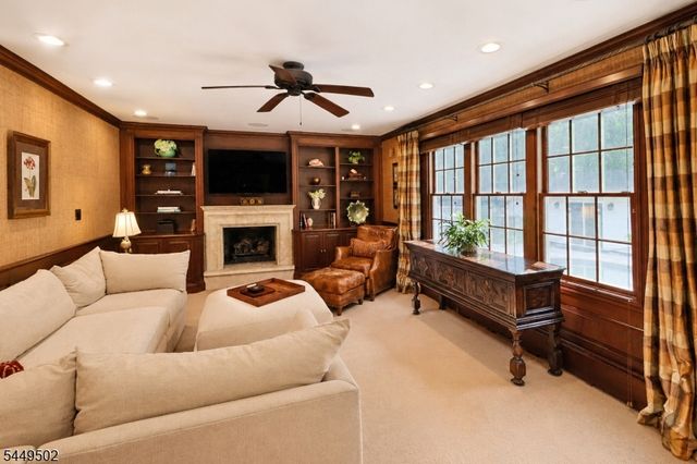120 Timberhill Dr, East Hanover Twp., NJ 07936