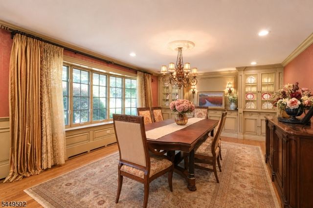 120 Timberhill Dr, East Hanover Twp., NJ 07936