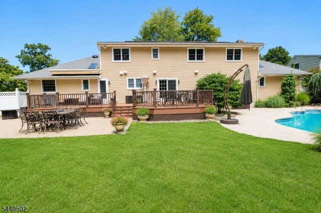 120 Timberhill Dr, East Hanover Twp., NJ 07936