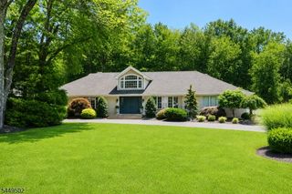 120 Timberhill Dr, East Hanover Twp., NJ 07936