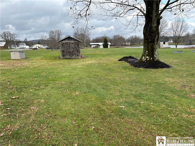 8714 Knowlton Road, Clymer, NY 14724