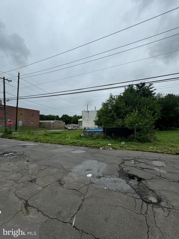 695 FAIRVIEW ST, Camden, NJ 08104