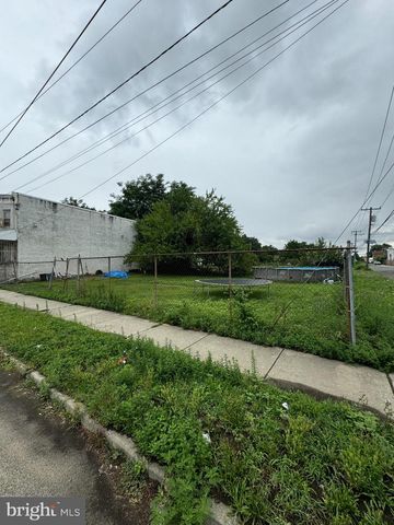 695 FAIRVIEW ST, Camden, NJ 08104