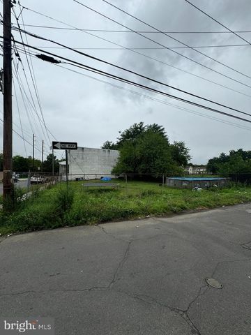 695 FAIRVIEW ST, Camden, NJ 08104