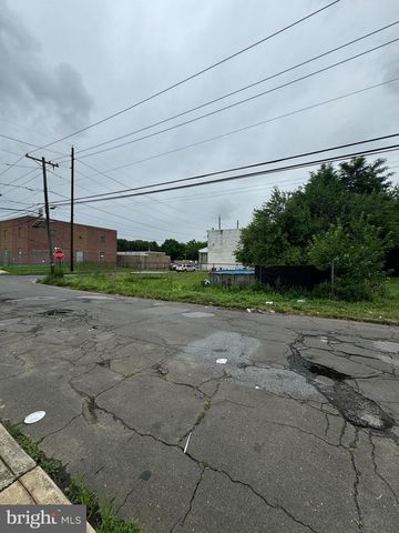 695 FAIRVIEW ST, Camden, NJ 08104