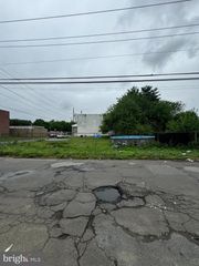 695 FAIRVIEW ST, Camden, NJ 08104