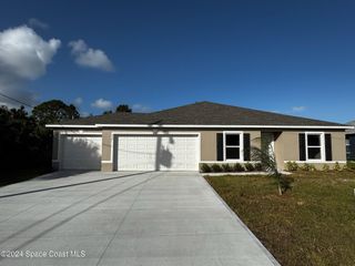 537 Macon Street SW, Palm Bay, FL 32908