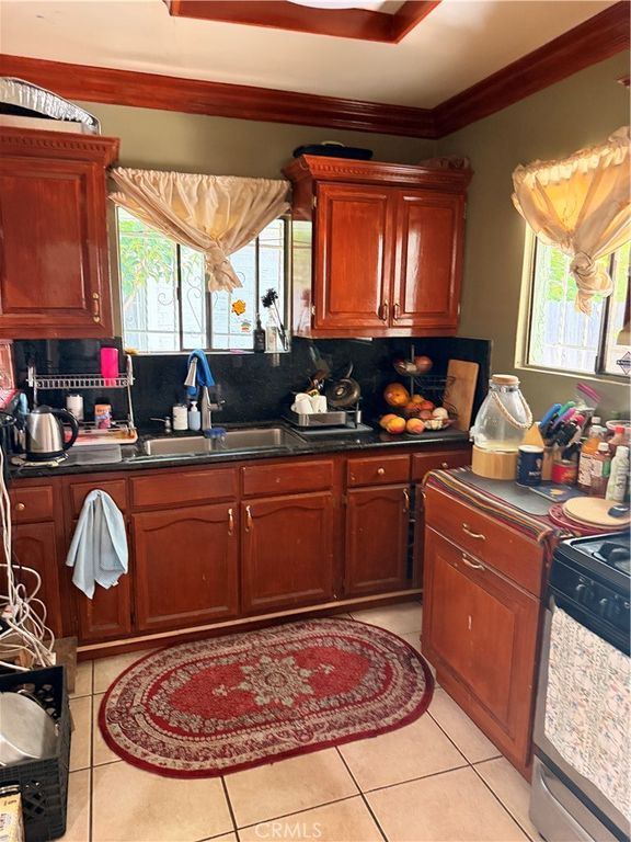 2384 W 30th, Los Angeles, CA 90018