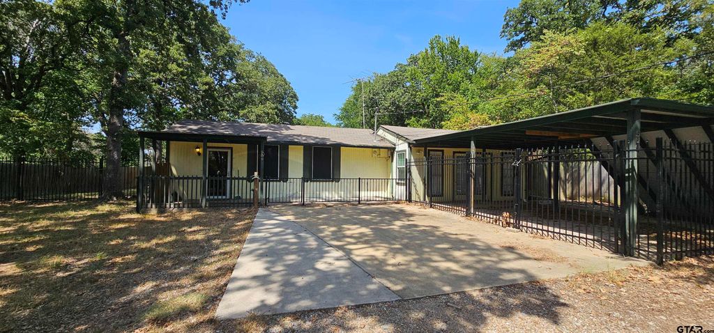 509 Hillcrest Drive, Tool, TX 75143