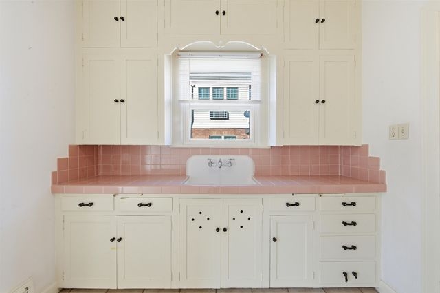 141 N Oliver Ave, Wichita, KS 67208