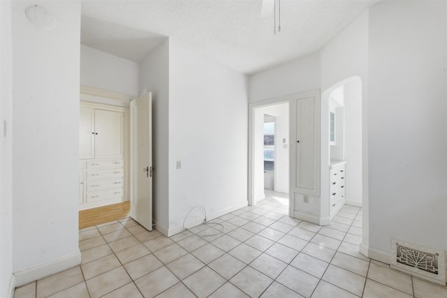 141 N Oliver Ave, Wichita, KS 67208