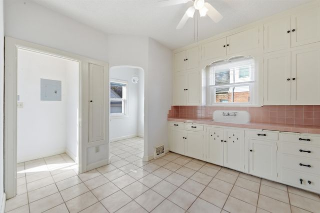 141 N Oliver Ave, Wichita, KS 67208