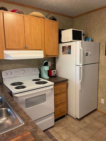 183 Circle Lane, Burnside, KY 42519