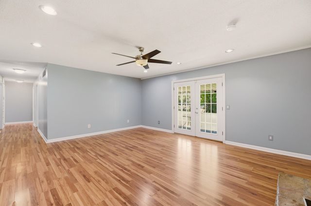 459 S All Hallows Ave, Wichita, KS 67213