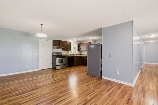 459 S All Hallows Ave, Wichita, KS 67213
