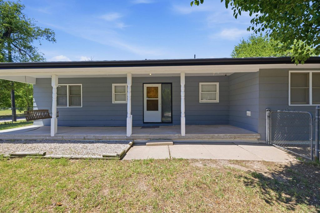 459 S All Hallows Ave, Wichita, KS 67213