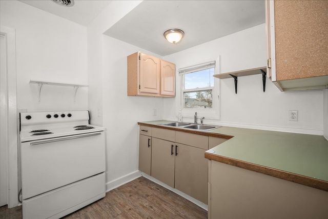 613 W Knox Ave, Spokane, WA 99205