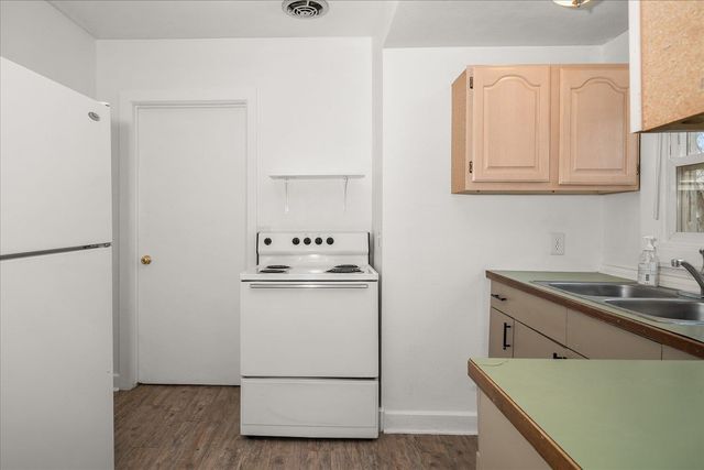 613 W Knox Ave, Spokane, WA 99205