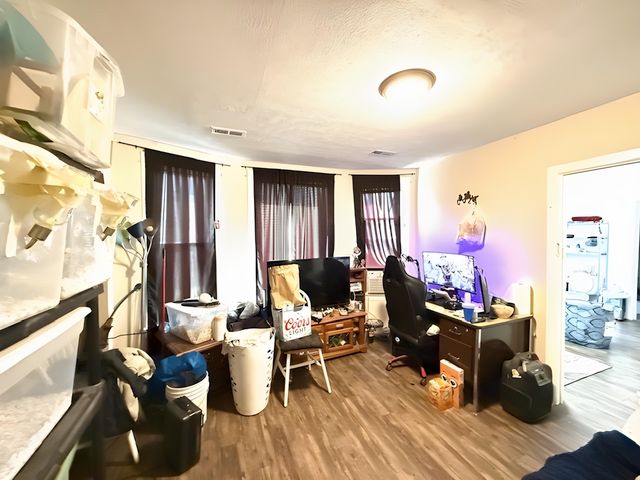 613 W Knox Ave, Spokane, WA 99205