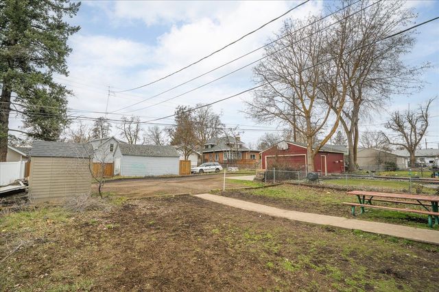 613 W Knox Ave, Spokane, WA 99205