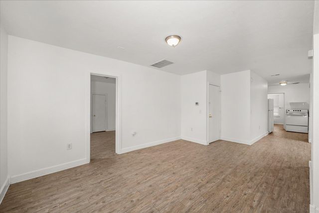 613 W Knox Ave, Spokane, WA 99205