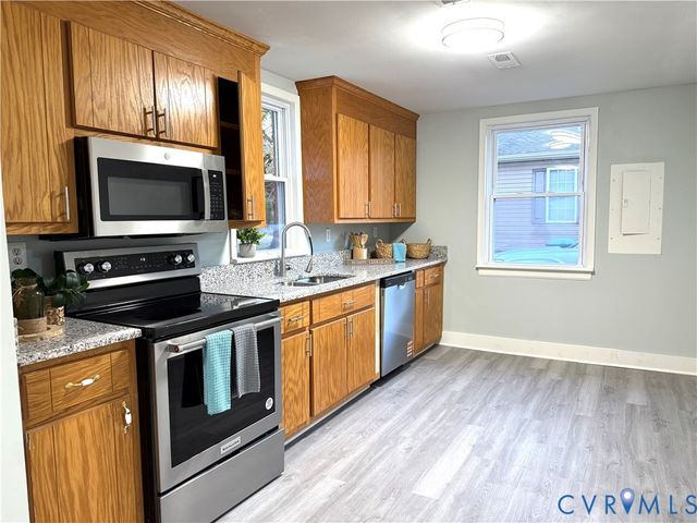 1748 Youngs Rd, Petersburg, VA 23803