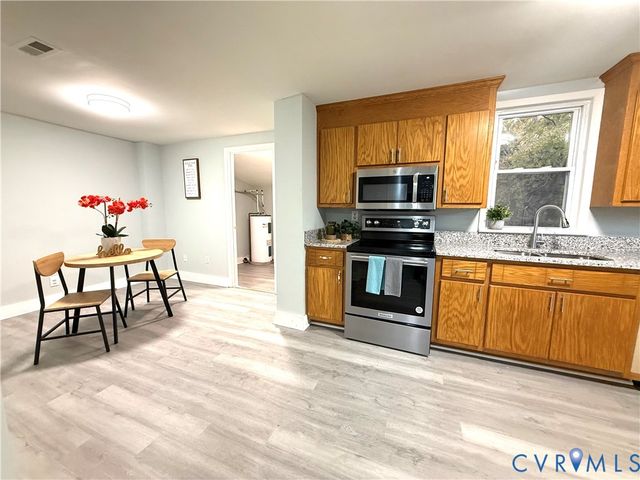 1748 Youngs Rd, Petersburg, VA 23803