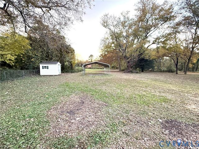 1748 Youngs Rd, Petersburg, VA 23803