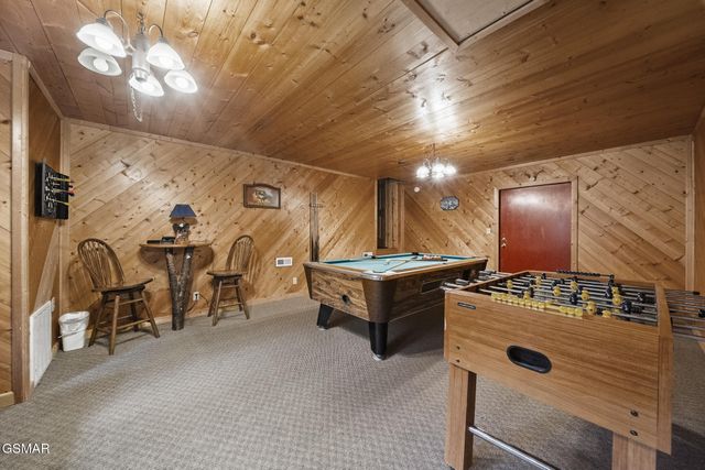 2330 Raymond Hollow Road, Sevierville, TN 37876