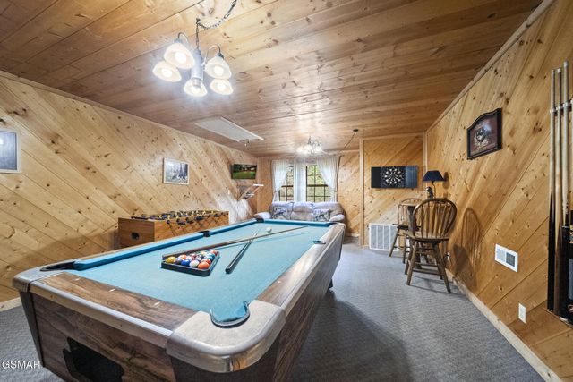 2330 Raymond Hollow Road, Sevierville, TN 37876