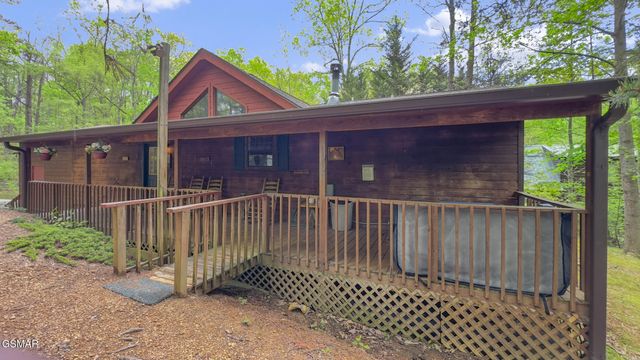 2330 Raymond Hollow Road, Sevierville, TN 37876