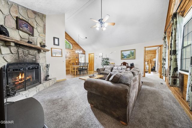 2330 Raymond Hollow Road, Sevierville, TN 37876