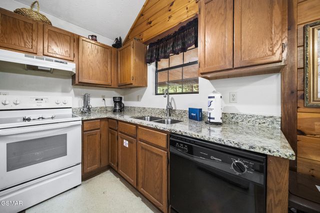 2330 Raymond Hollow Road, Sevierville, TN 37876