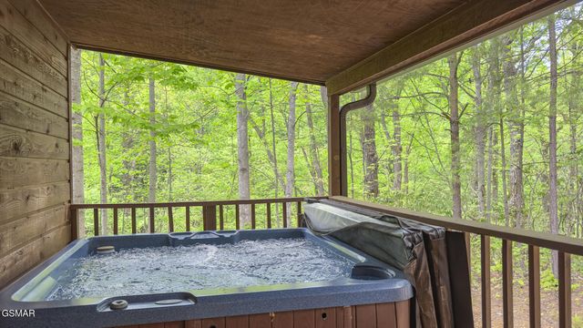 2330 Raymond Hollow Road, Sevierville, TN 37876