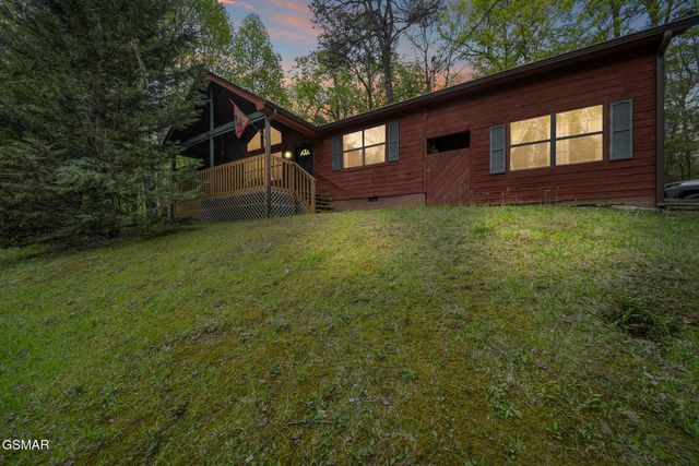 2330 Raymond Hollow Road, Sevierville, TN 37876