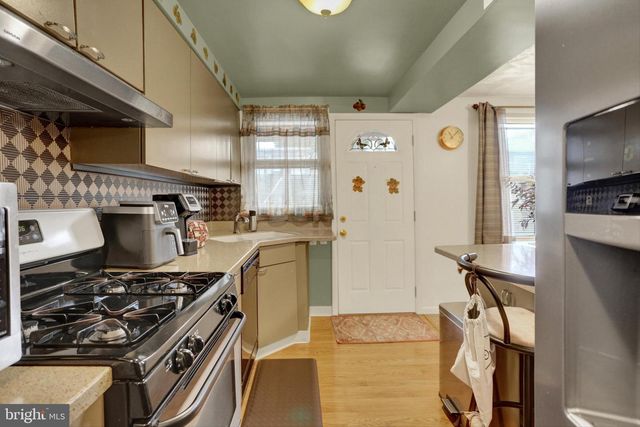 2130 KENSINGTON ST, Harrisburg, PA 17104