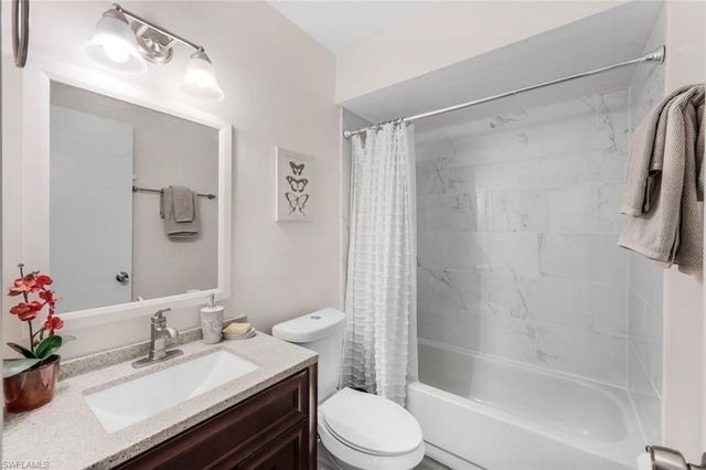 815 Victoria DR # 207, Cape Coral, FL 33904