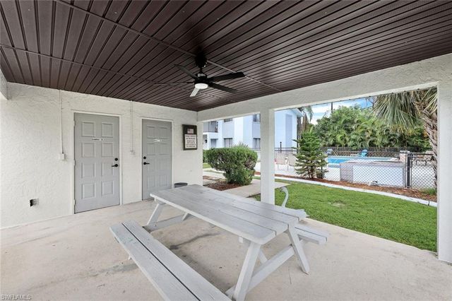 815 Victoria DR # 207, Cape Coral, FL 33904