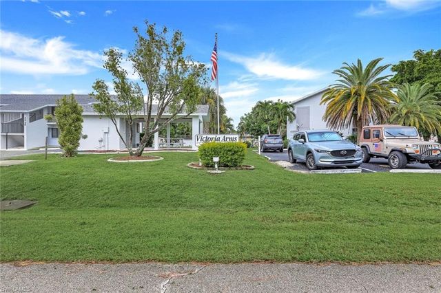 815 Victoria DR # 207, Cape Coral, FL 33904