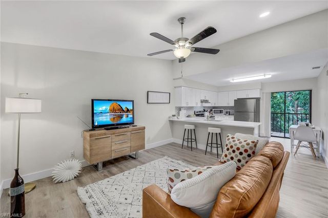 815 Victoria DR # 207, Cape Coral, FL 33904